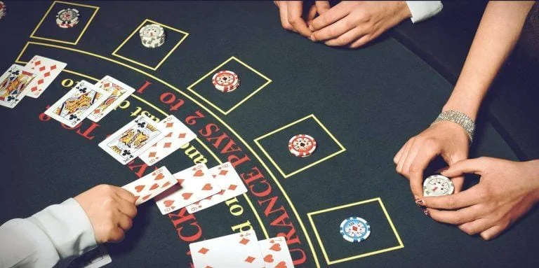 Trò chơi Blackjack rất hấp dẫn trong nhà cái Casino online