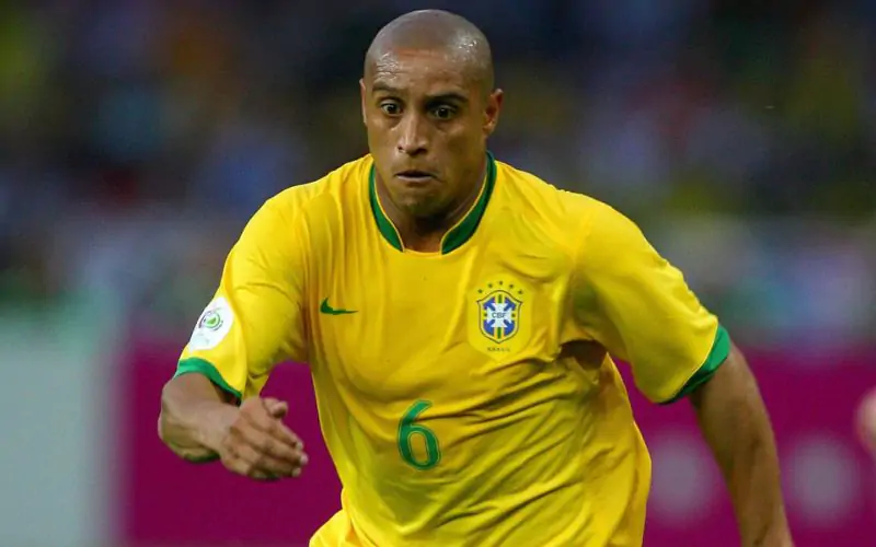 Tiểu sử cầu thủ Roberto Carlos và sự nghiệp đỉnh cao